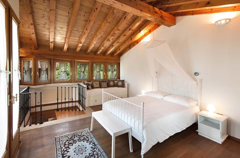 Antico Cascinale Lombardo Bed and Breakfast Lonato Δωμάτιο φωτογραφία